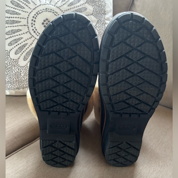 Crocs Women's AllCast II Luxe Snow Boot, Size 10. Like New! - Picture 9 of 11